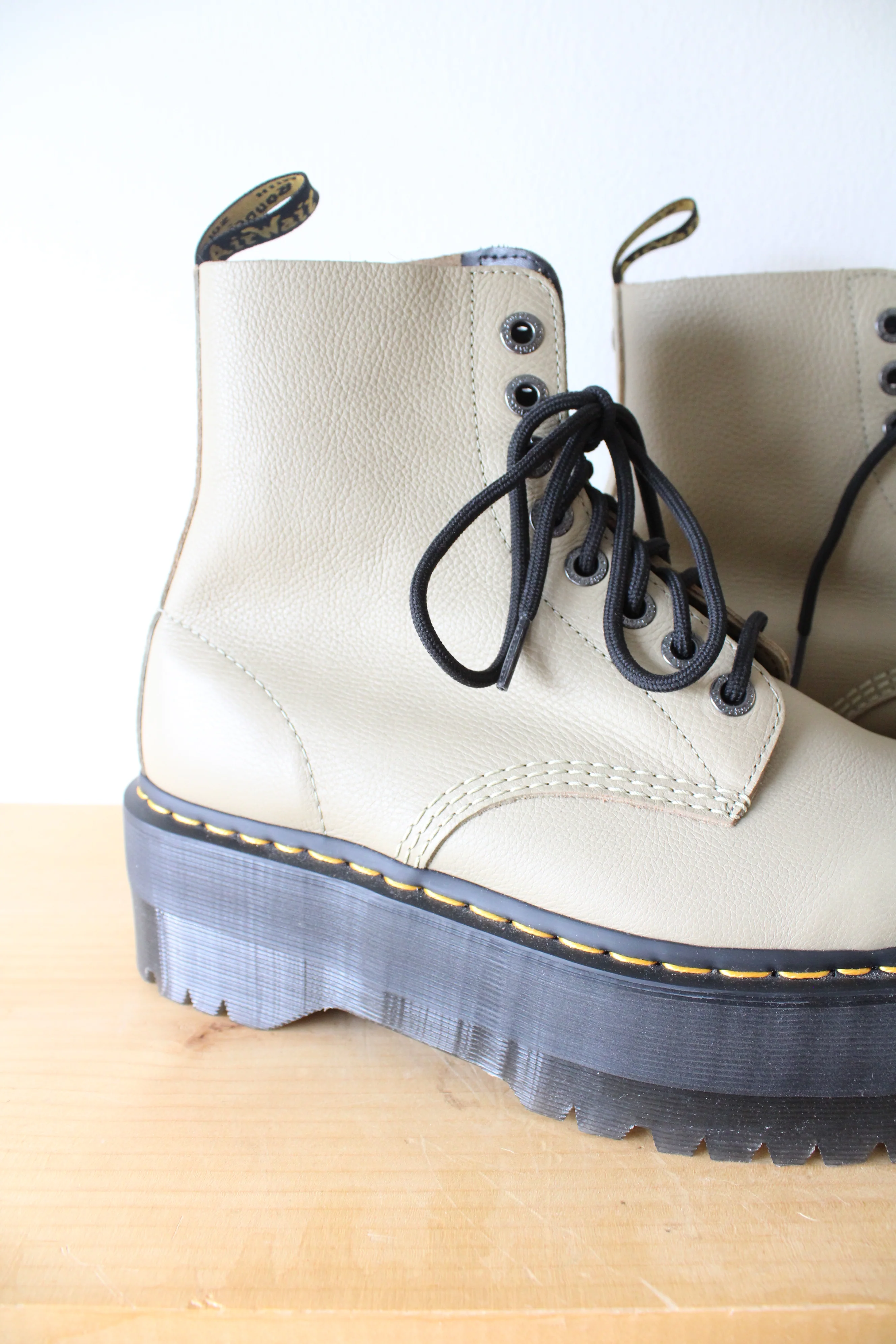 Thumbnail 11